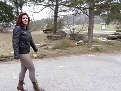 せっかちな、彼女は軽いユーモアの多くで犯さ。 女の子 の 為 の エッチ な 動画
