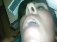若い男は別の彼のガールフレンドの前に立っている 女性 専用 無料 h 動画