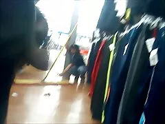 エイプリル-オニールは地下室に閉じ込められ、ビバップとロックステディに襲われた。 えろ 女 動画