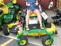 若いブルネットエミリーはベッドの上で黒人男性に犯される 女性 向け 無料 エロ アニメ